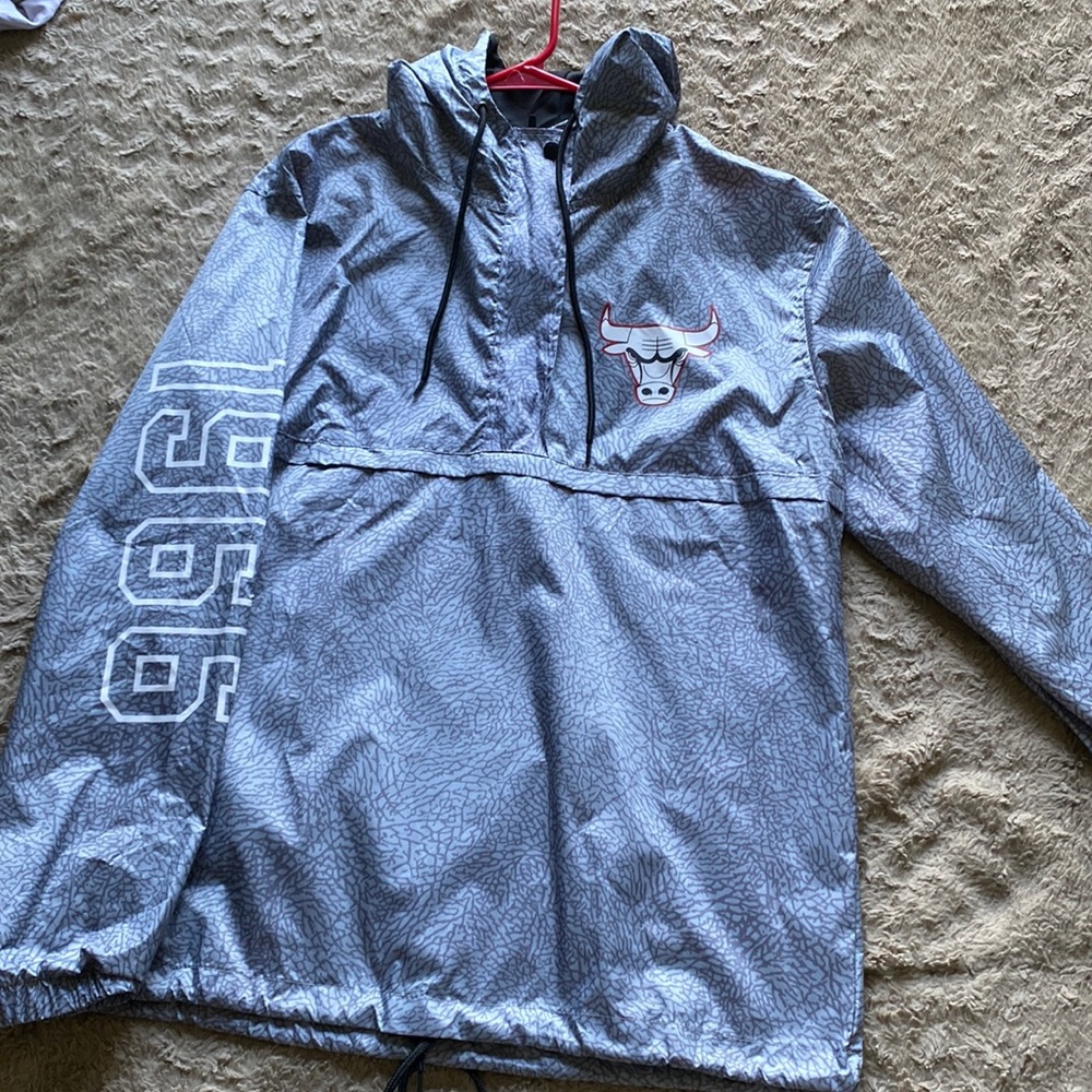 Bulls windbreaker